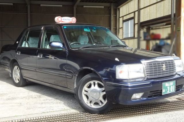 クラウンコンフォート | 車両紹介 | 岡山県の観光で、貸切バス